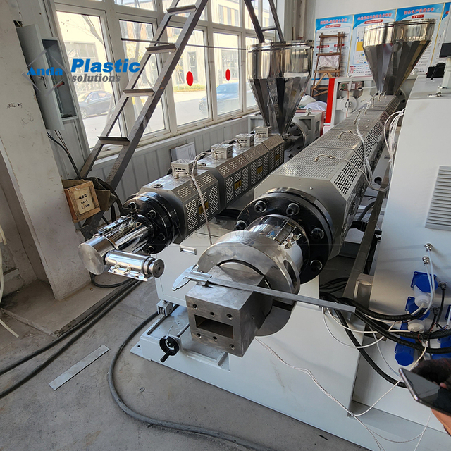 Panneau cannelé de charbon de bois de machine de fabrication de panneaux PS de machine 