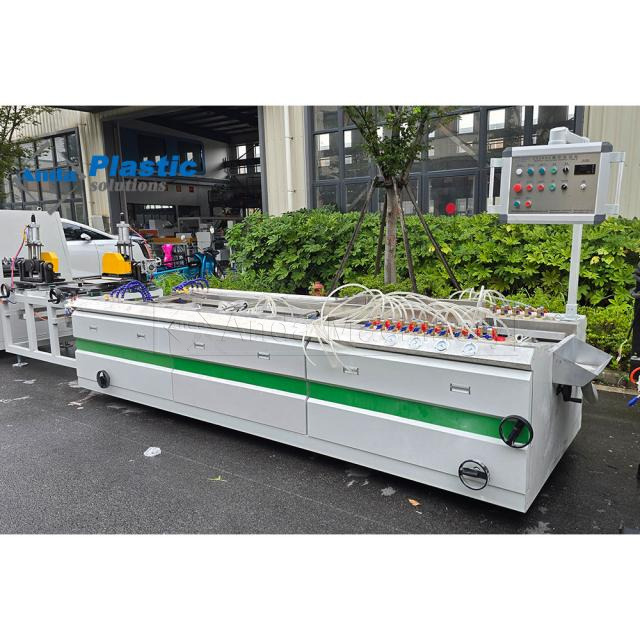 Anda Ligne d'extrusion de profilés de soffite en PVC