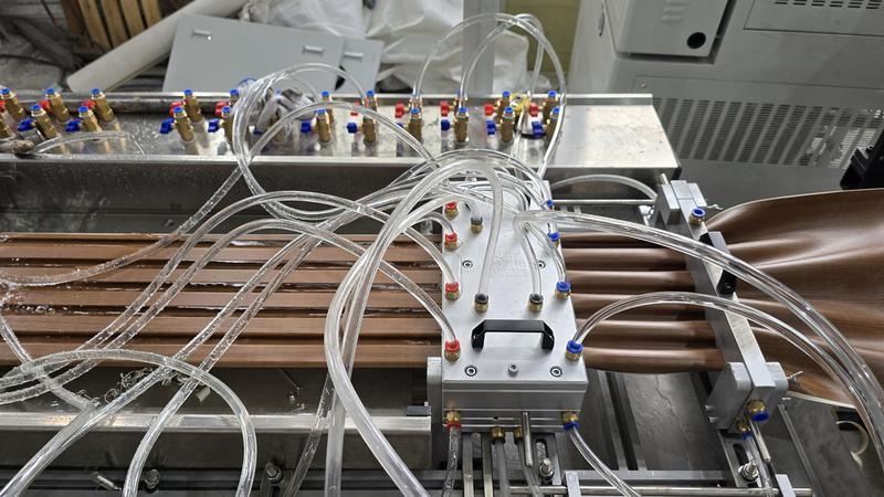 Machine de panneau Soffit, ligne de production de panneau 