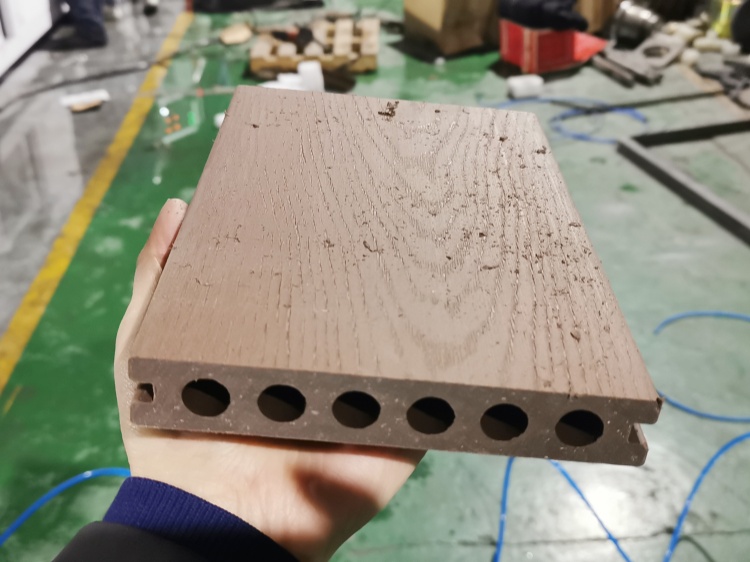 Machine de terrasse WPC, machines de fabrication WPC, machine &agrave; profil WPC, machine d'extrusion WPC, machine &agrave; faire de la plate-forme WPC