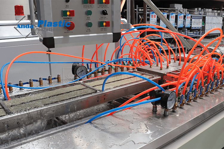 Fabricants de machines à cadre de porte WPC
