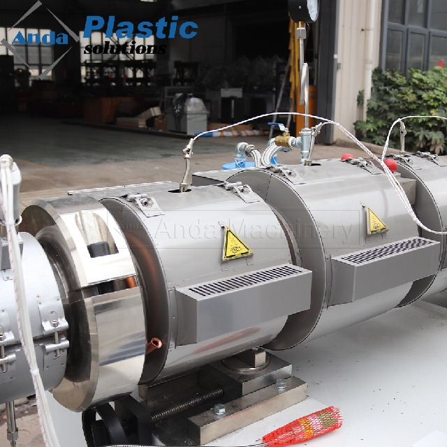 Anda Machine d'extrudeuse de plastique pour panneaux muraux en PVC