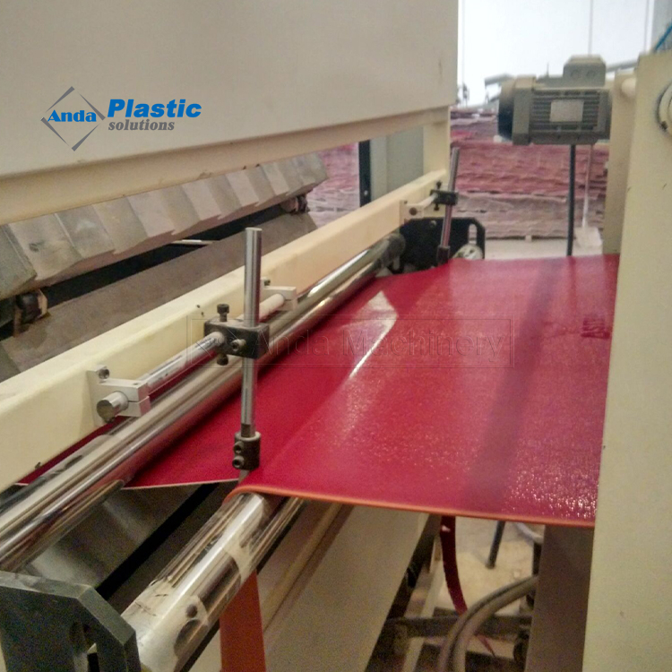 Ligne de production de tuiles de toiture en PVC composite ASA