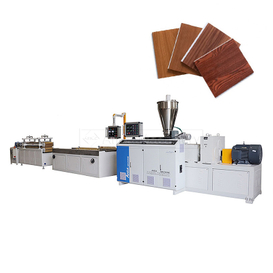 Ligne d'extrusion de panneaux muraux en PVC