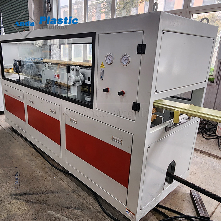 Anda Machine de fabrication du cadre WPC