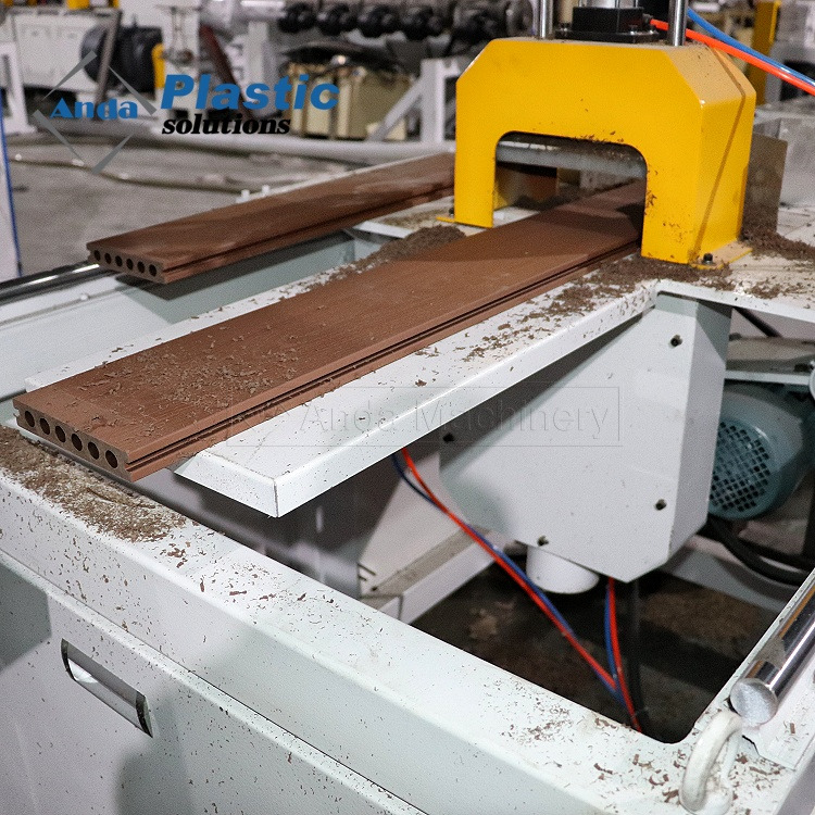 Ligne de production de machine de création de profil WPC